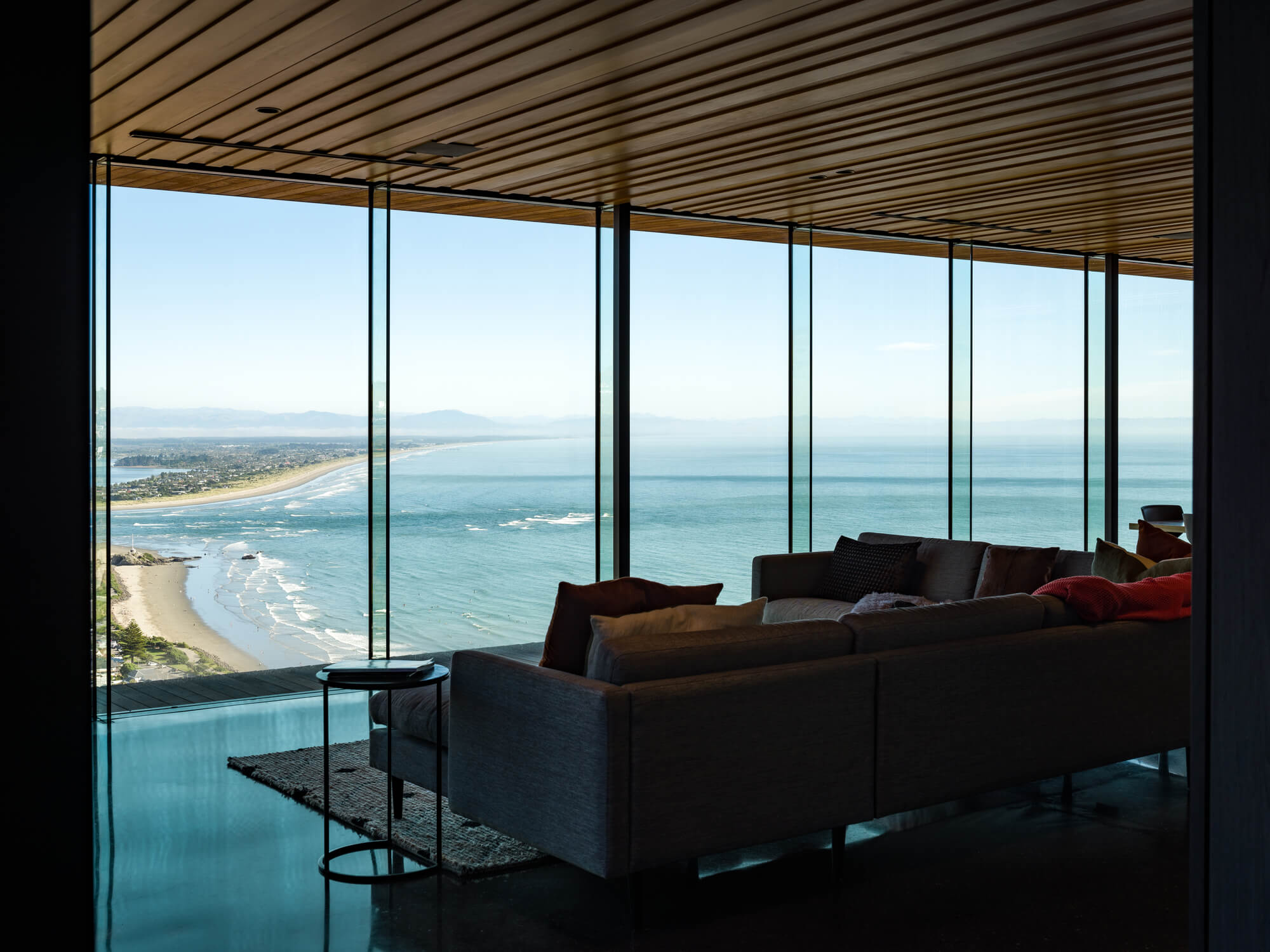 Scarborough BÃªton Brut House by Young Architects